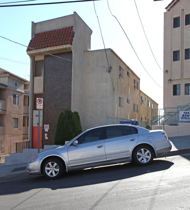 860 Bunker Hill Ave in Los Angeles, CA - Building Photo