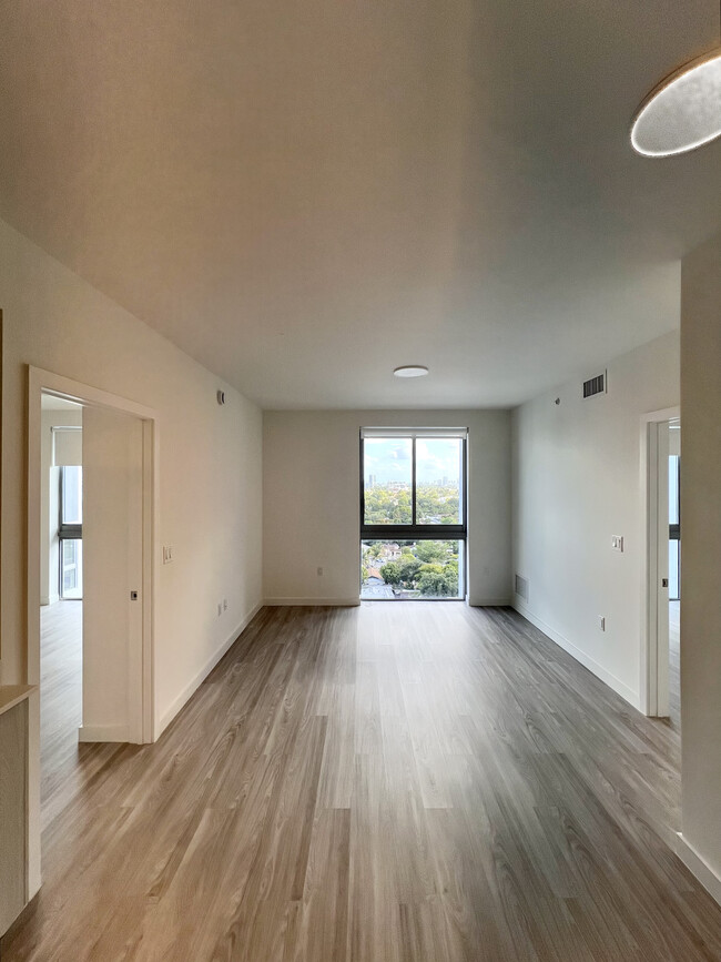 1420 NW 33rd St, Unit B3 in Miami, FL - Building Photo - Building Photo