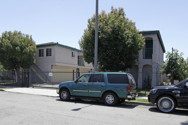 Melrose Apartments in Anaheim, CA - Building Photo - Building Photo