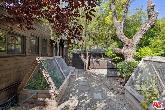 19553 Bowers Dr in Topanga, CA - Building Photo - Building Photo