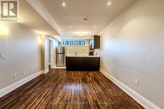 45 Clifton Ave in Toronto, ON - Building Photo - Building Photo