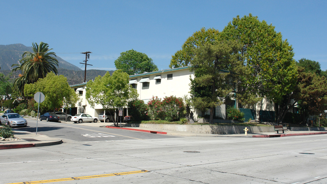 Capri Apartments in Monrovia, CA - Building Photo