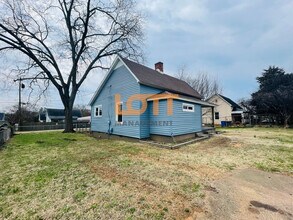 603 Cedar Lane Rd in Greenville, SC - Foto de edificio - Building Photo