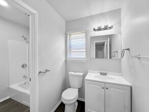812 Meadowridge Dr in Midwest City, OK - Building Photo - Building Photo
