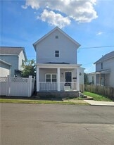 418 Short St in Donora, PA - Building Photo