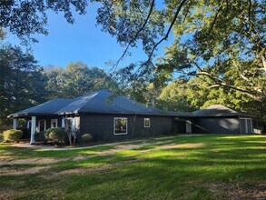 1174 Old Prattville Rd in Millbrook, AL - Building Photo - Building Photo