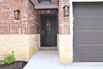 611 Foxmeadow Ln in Cleveland, TX - Building Photo - Building Photo