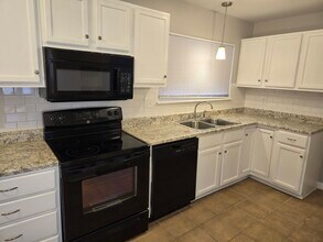 120 W North Ave in Belton, MO - Foto de edificio - Building Photo