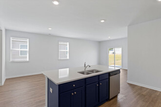 105 Mesa Ln in Surf City, NC - Foto de edificio - Building Photo