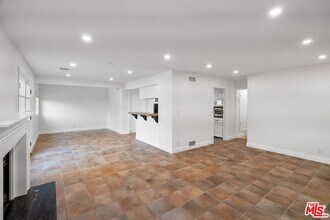 15005 Killion St in Los Angeles, CA - Foto de edificio - Building Photo