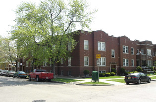 5801-5805 S Whipple St Apartments