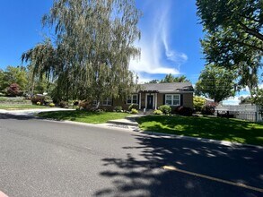 1732 Hunt Ave in Richland, WA - Building Photo - Building Photo