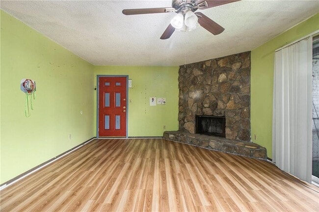 112 Camelot Dr in College Park, GA - Building Photo - Building Photo