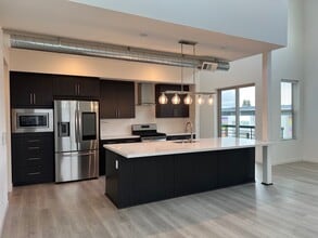 The Flats at the Mill at Broadway in Sacramento, CA - Building Photo - Building Photo