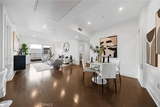 1730 SAWTELLE, Unit 213 in Los Angeles, CA - Building Photo - Building Photo