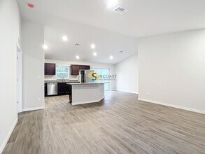 1039 Birchcrest Blvd in Port Charlotte, FL - Building Photo - Building Photo