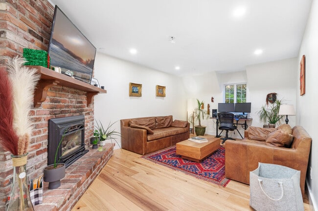 4444 Regency Pl, Unit SI ID1494900P in West Vancouver, BC - Building Photo - Building Photo