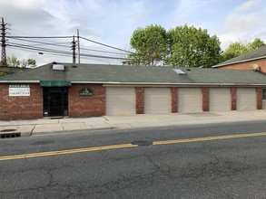 40 Woodbine Ct in Floral Park, NY - Building Photo - Building Photo