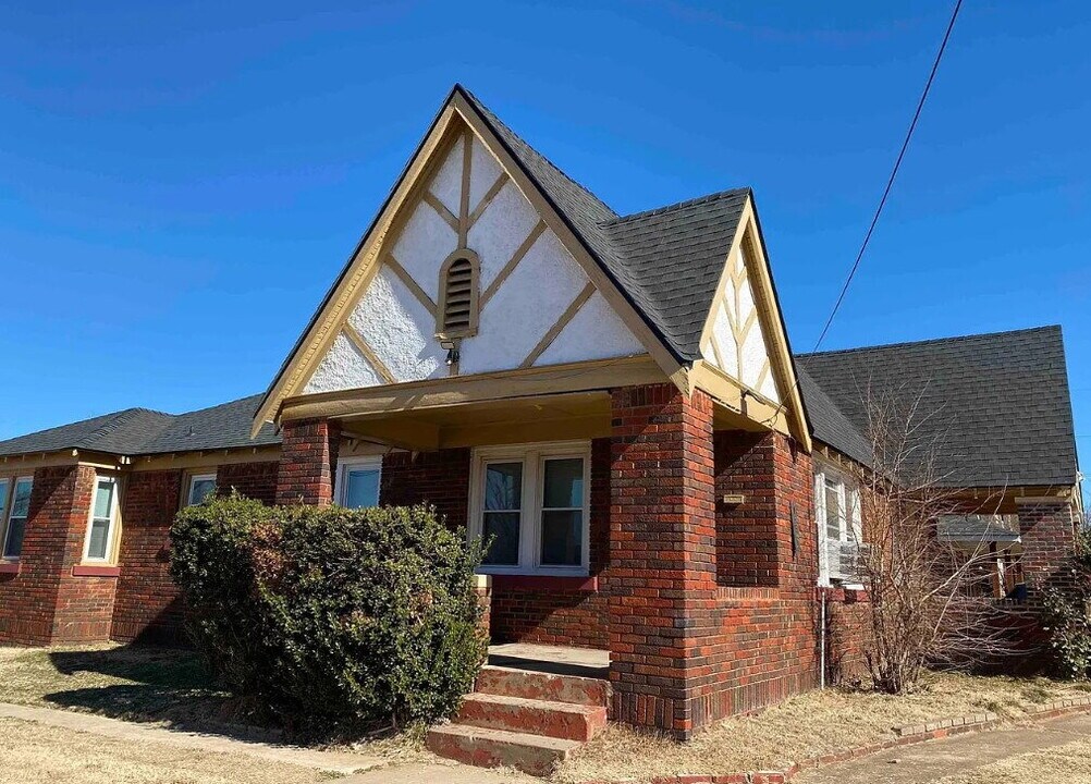 1003 NE 17th St in Oklahoma City, OK - Building Photo
