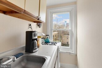 1804 Fairmount Ave in Philadelphia, PA - Building Photo - Building Photo