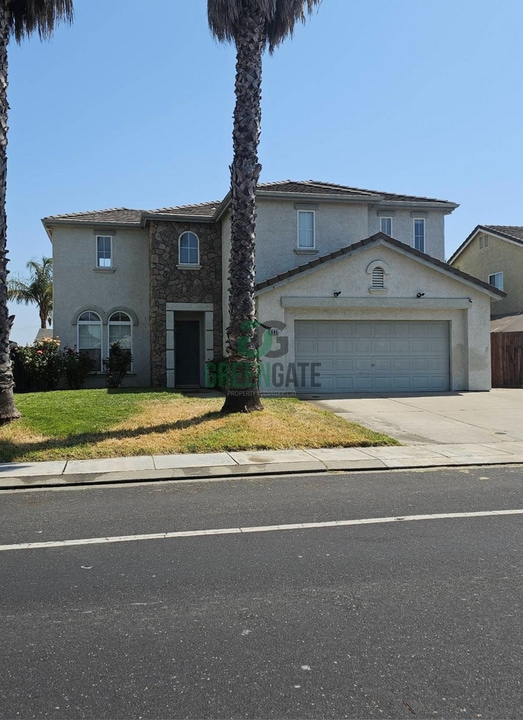 985 W Alameda St in Manteca, CA - Building Photo