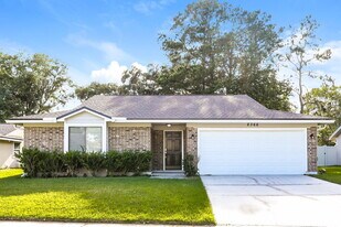 8366 Knotts Landing Dr E in Jacksonville, FL - Building Photo