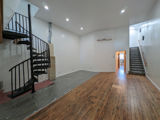 5407 Bancroft Ave in Oakland, CA - Building Photo - Building Photo