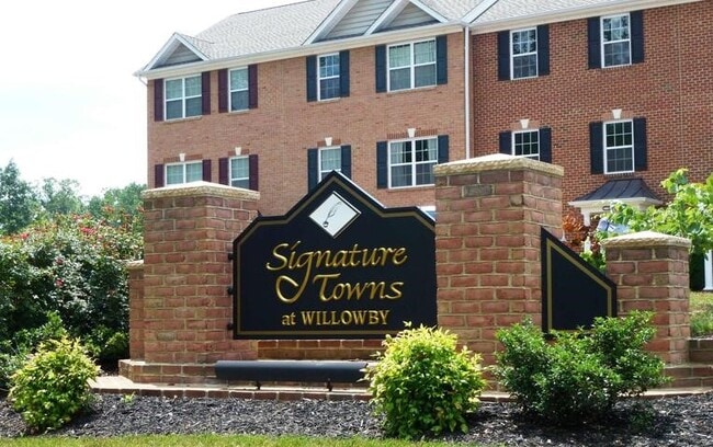 23 Babylonica Ct in Bunker Hill, WV - Building Photo - Building Photo