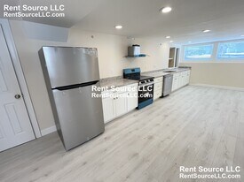 612 Main St in Medford, MA - Building Photo