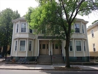 216 Freeman St, Unit 2 in Brookline, MA - Foto de edificio - Building Photo