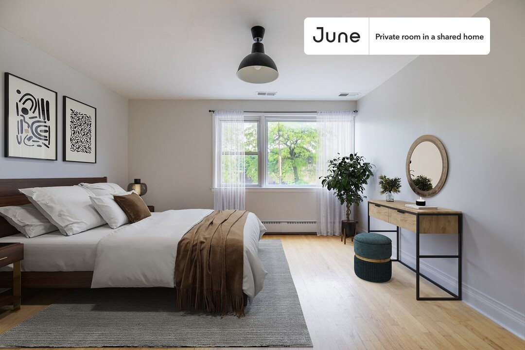 Private bedroom in 4 bed/2 bath Home in Chicago, IL - Building Photo