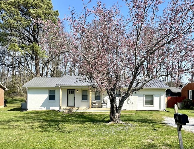 214 Chapman Ln in Columbia, TN - Building Photo - Building Photo