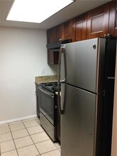 5999 Village Cir S in Orlando, FL - Building Photo - Building Photo