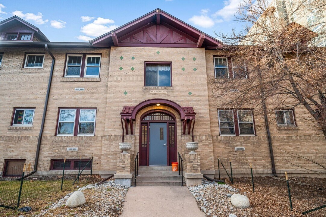 2101 S Josephine St in Denver, CO - Building Photo
