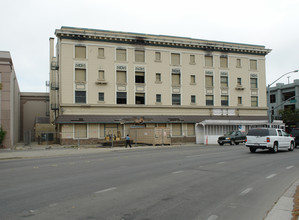 Wall Street Inn in Watsonville, CA - Building Photo - Building Photo