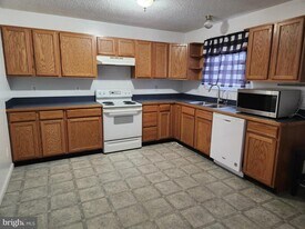 513 E 11th Ave in Ranson, WV - Building Photo