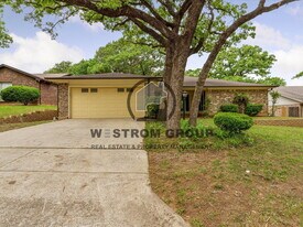 5402 Rimrock Ct in Arlington, TX - Building Photo