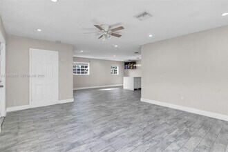 2921 NW 6th Ct in Fort Lauderdale, FL - Building Photo - Building Photo