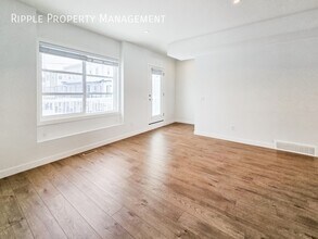 14225-14221 1 St NW in Calgary, AB - Building Photo - Building Photo