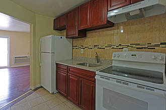 Washington Towers in Fort Washington, PA - Building Photo - Interior Photo