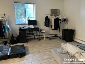 80 Gardner St in Boston, MA - Building Photo