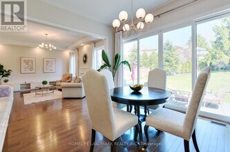 115 Mitchell Pl in Newmarket, ON - Building Photo - Building Photo