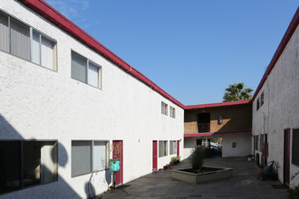 Dufresne apartments in Los Angeles, CA - Building Photo - Building Photo