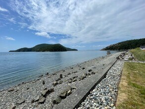 2305 Skyline Way in Anacortes, WA - Building Photo - Building Photo