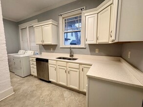 333 Division Ave in Jackson, TN - Foto de edificio - Building Photo