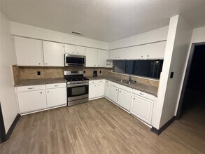 11935 Firebird Dr in Houston, TX - Building Photo - Building Photo