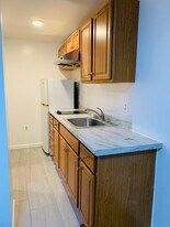 834 Christian St, Unit 2R in Philadelphia, PA - Building Photo