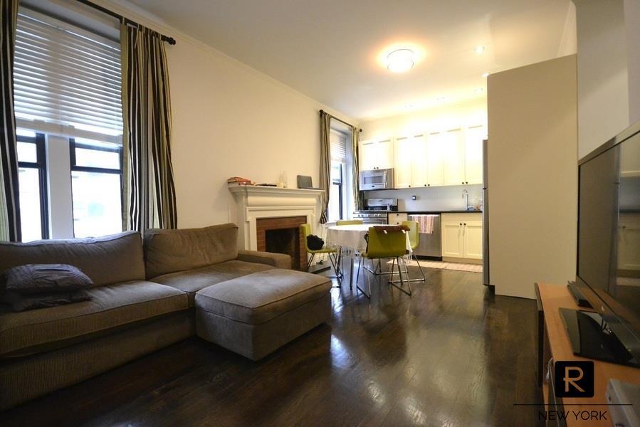 10 5th Ave-Unit -4-B in New York, NY - Building Photo