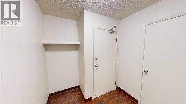 9515-9100 100 Ave. in Grande Prairie, AB - Building Photo - Building Photo