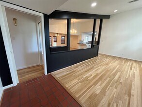 1327 Moorhead Dr in Houston, TX - Building Photo - Building Photo